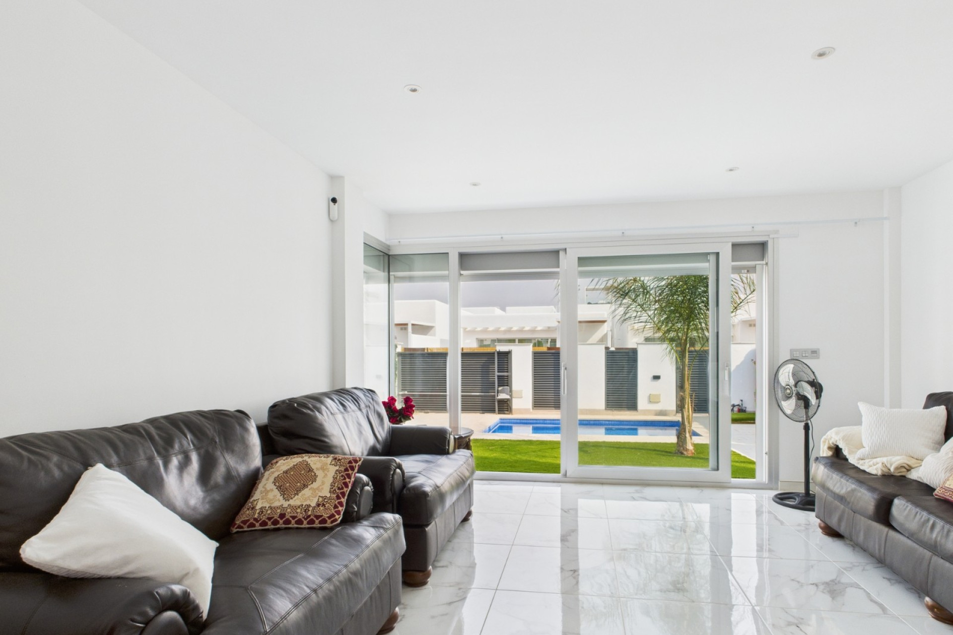 Villa in Los Alcazares - Image 2