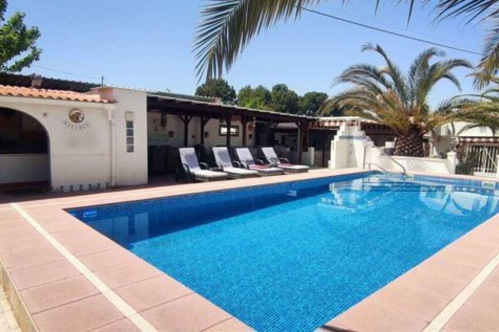 Villa in Sax - Image 3