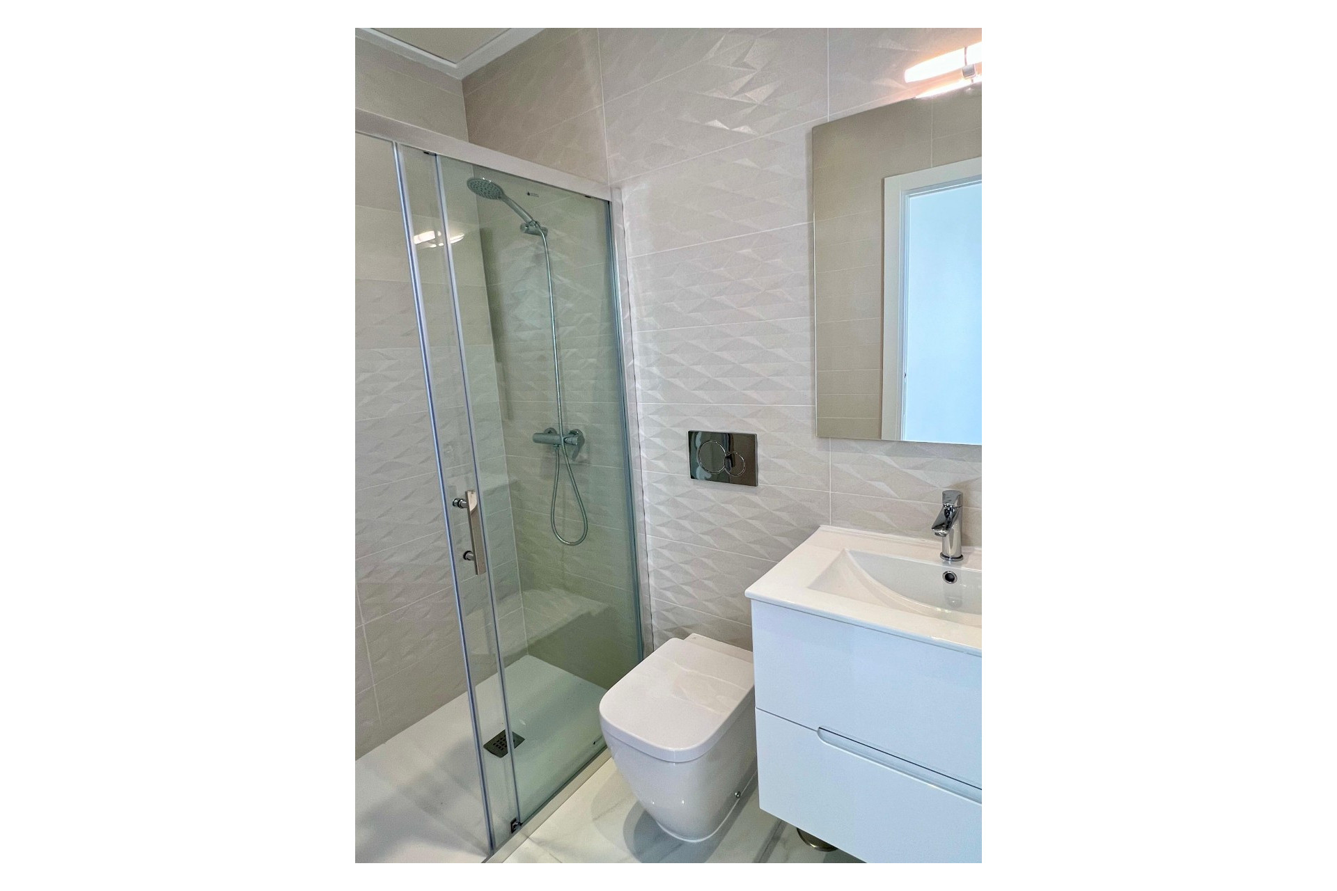 Neue Gebäude - Villa / Doppelhaushälfte - Polop