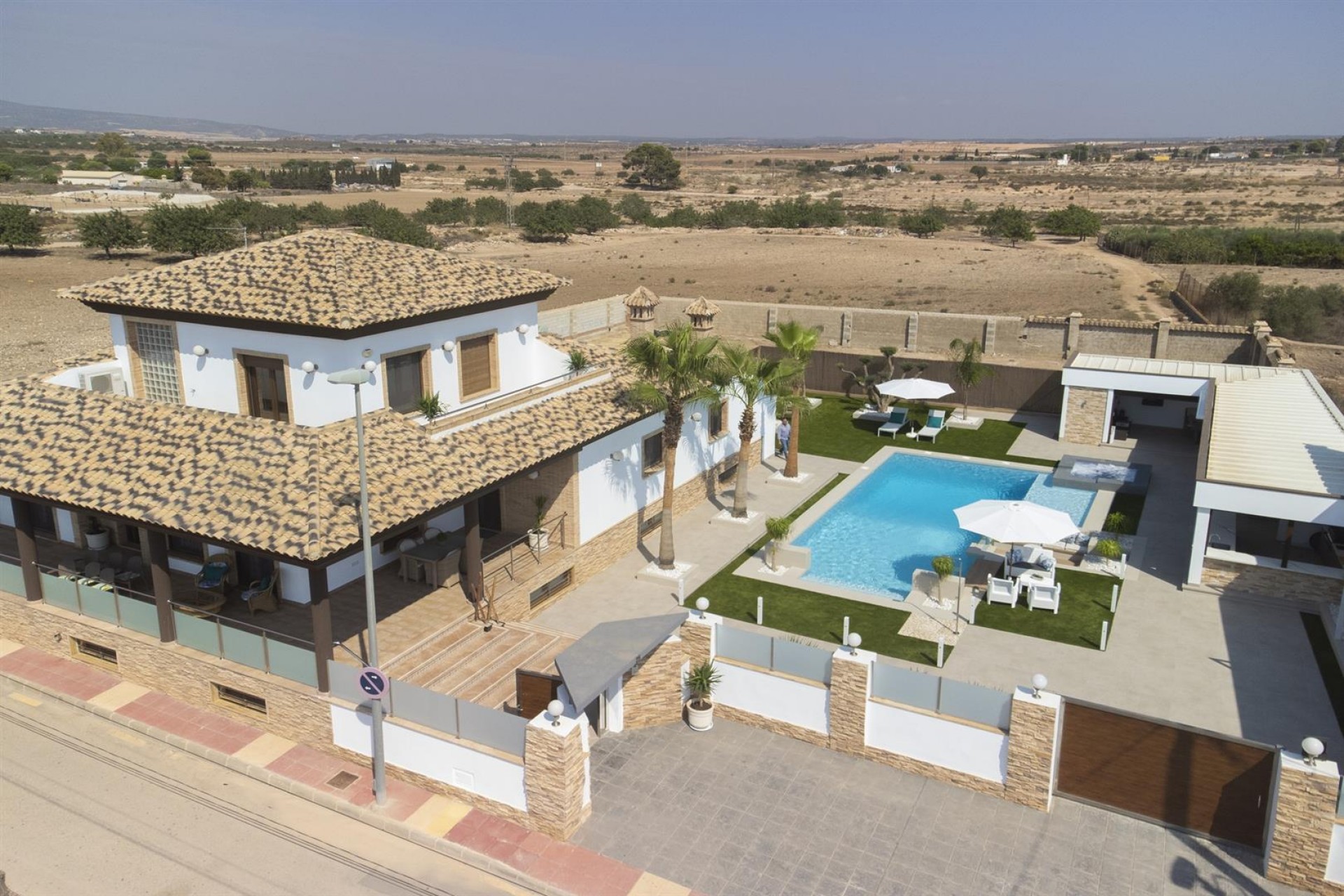 4-bedroom Villa in Avileses