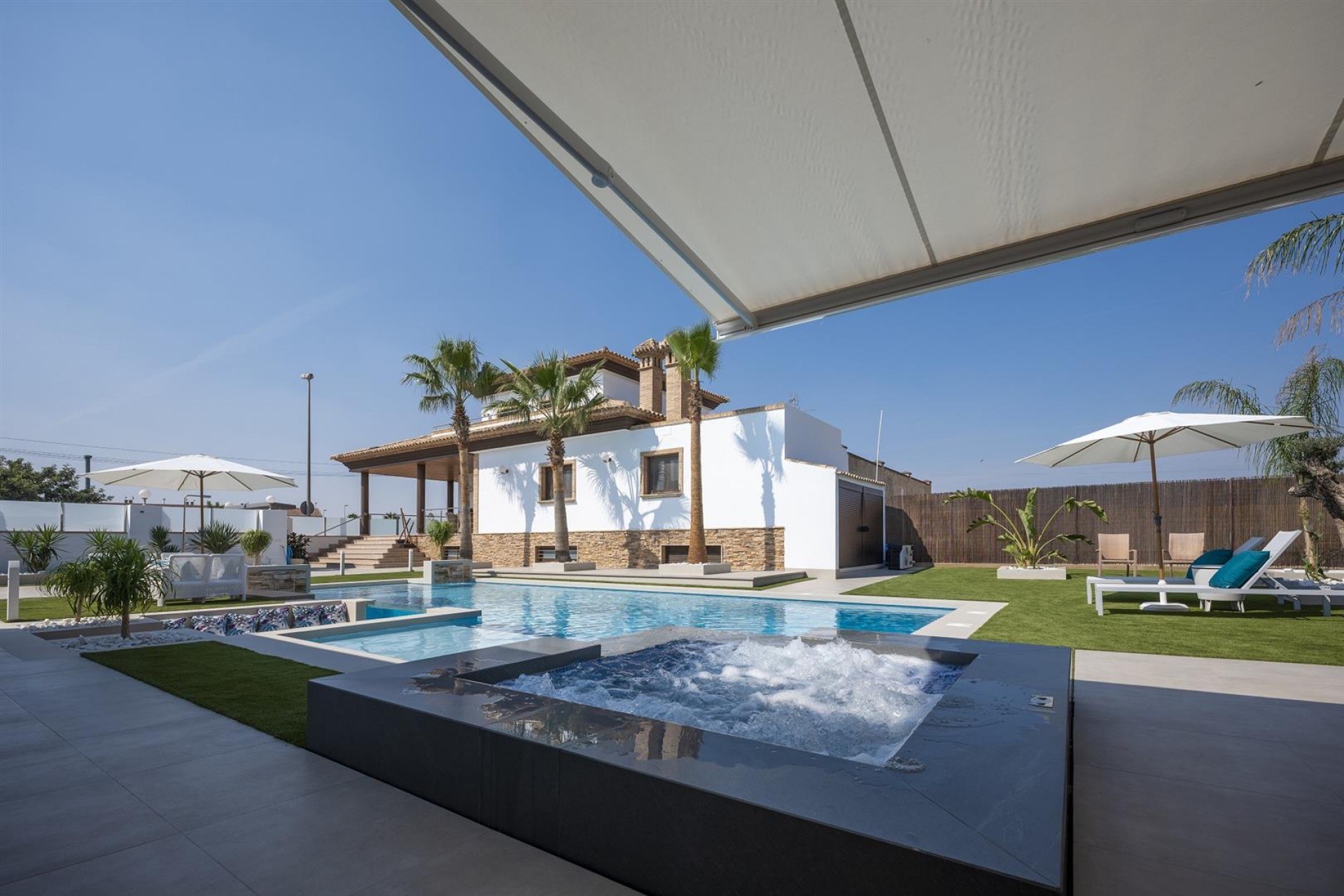 4-bedroom Villa in Avileses photo 5