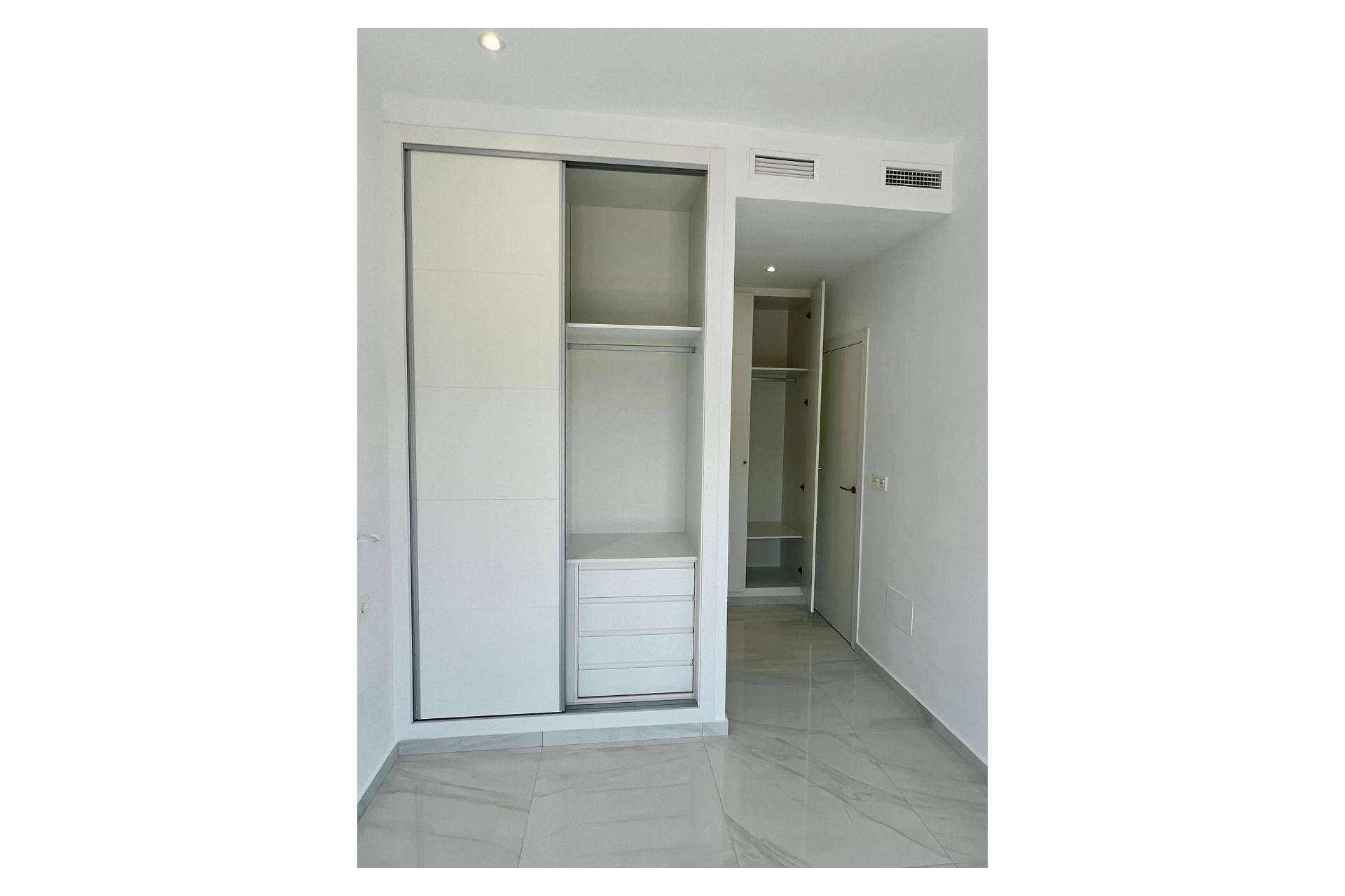 Obra nueva - Villa / Semi pareado - Polop