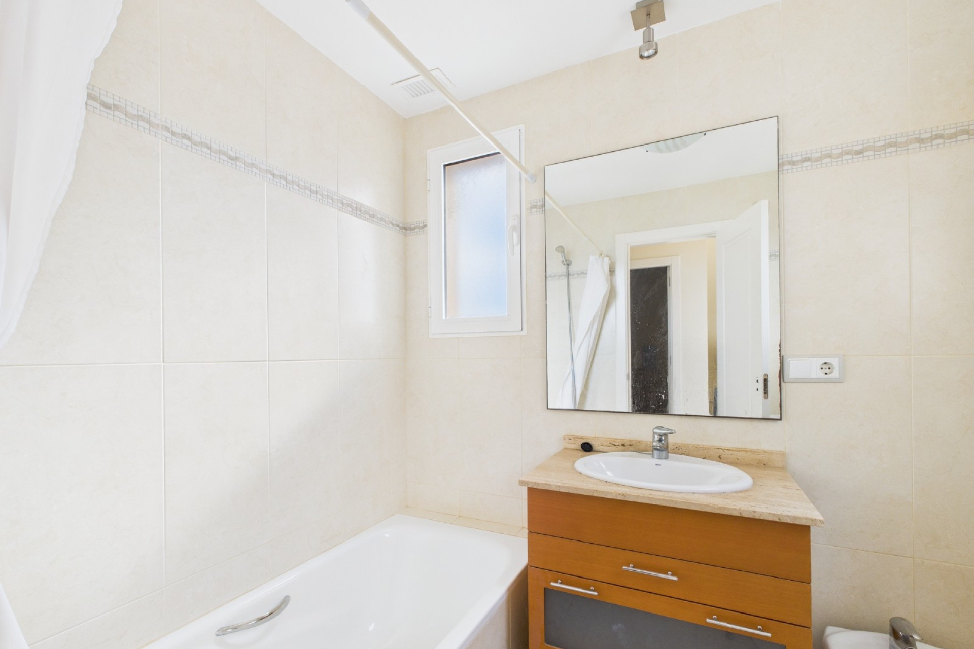 Resale - Apartment - San Cayetano