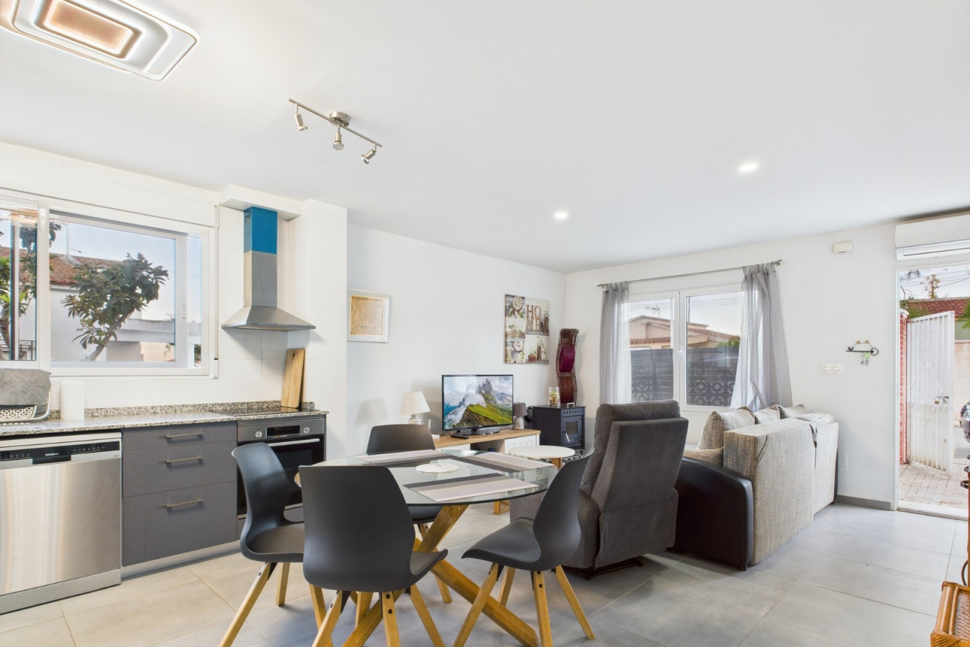 Resale - Villa - El Carmoli - El carmoli