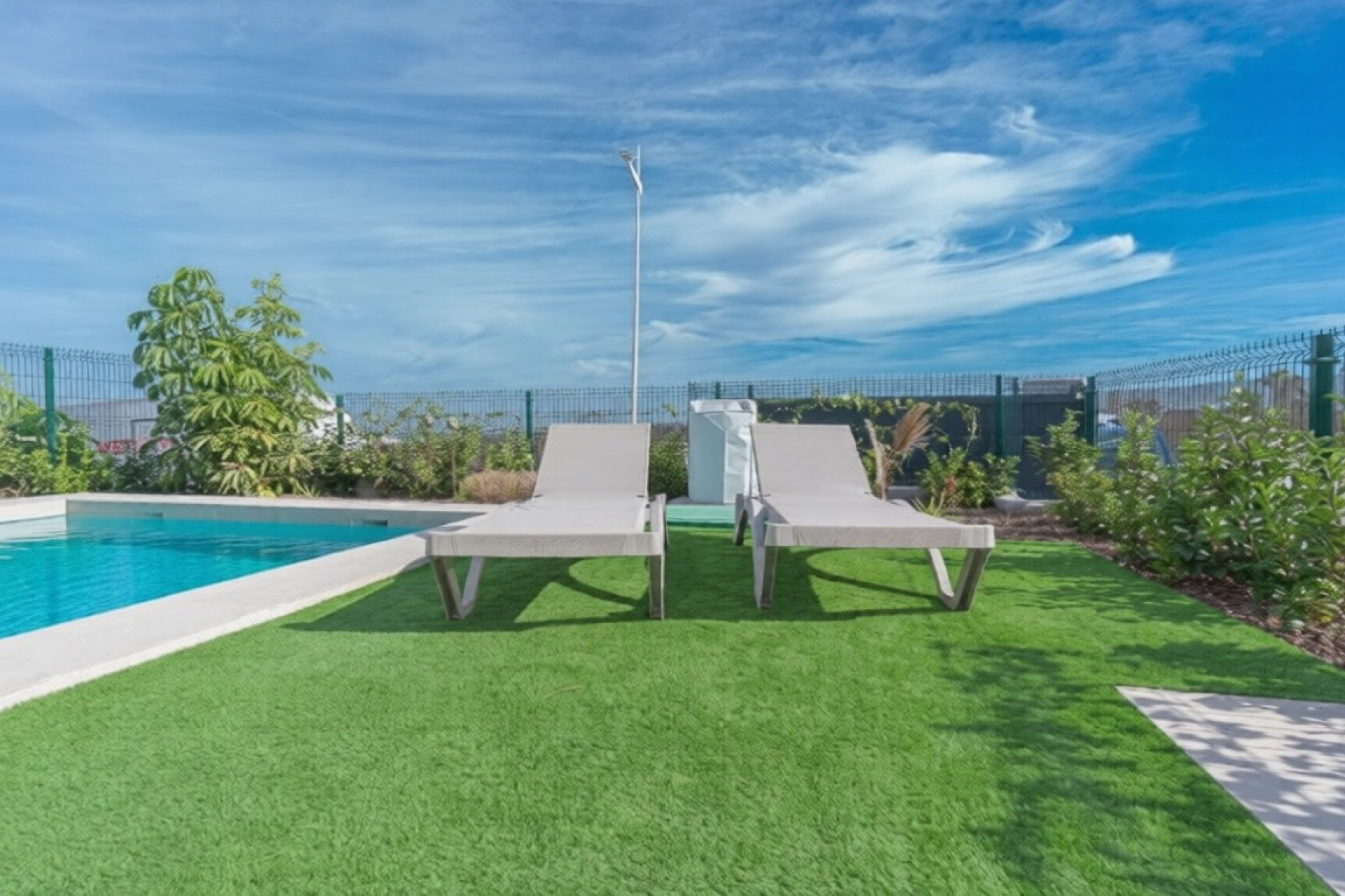 Resale - Villa - La Finca Golf