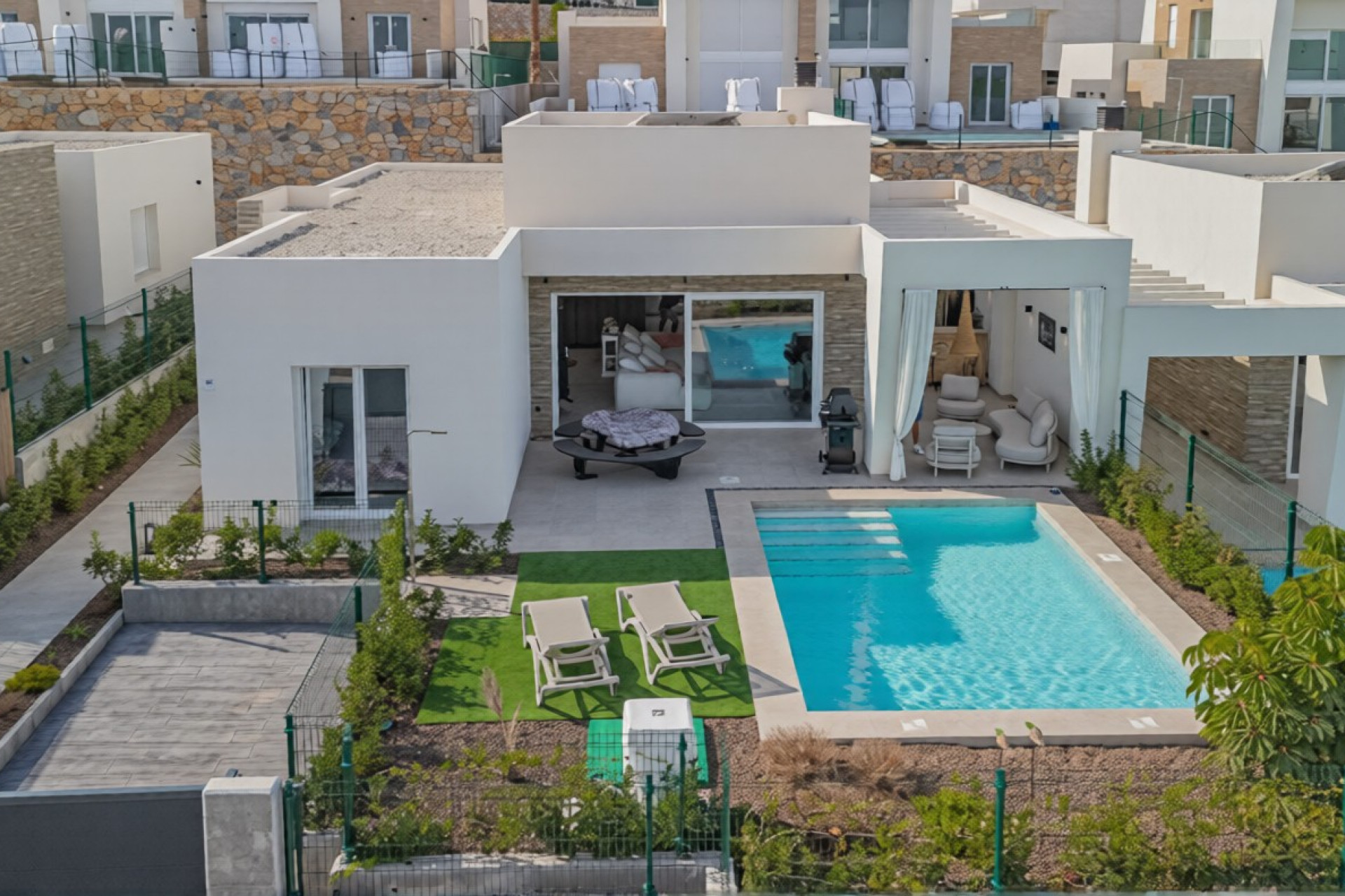 Resale - Villa - La Finca Golf