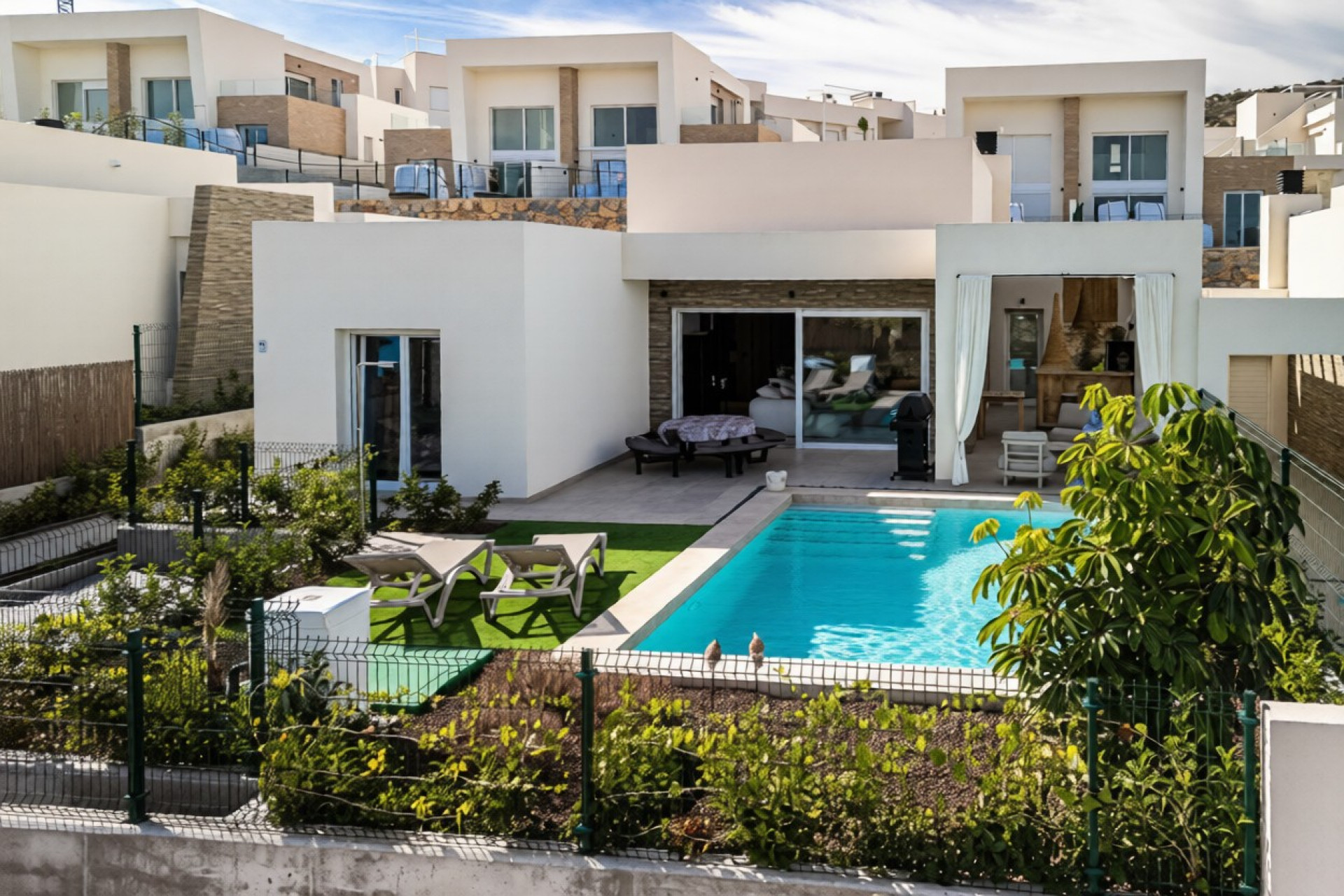 Resale - Villa - La Finca Golf