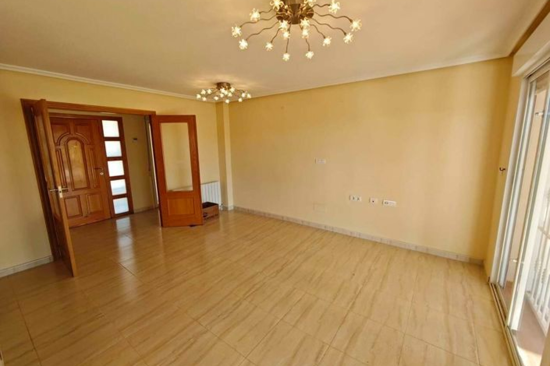 Resale - Villa - Pinoso