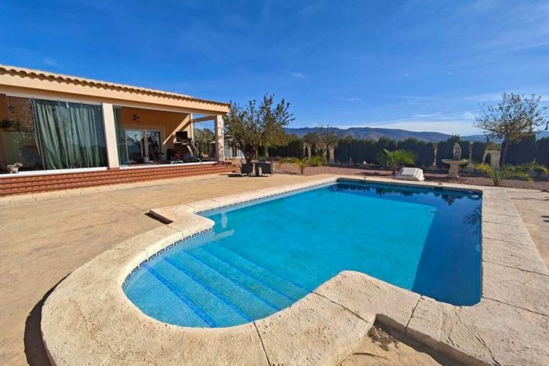 Resale - Villa - Sax