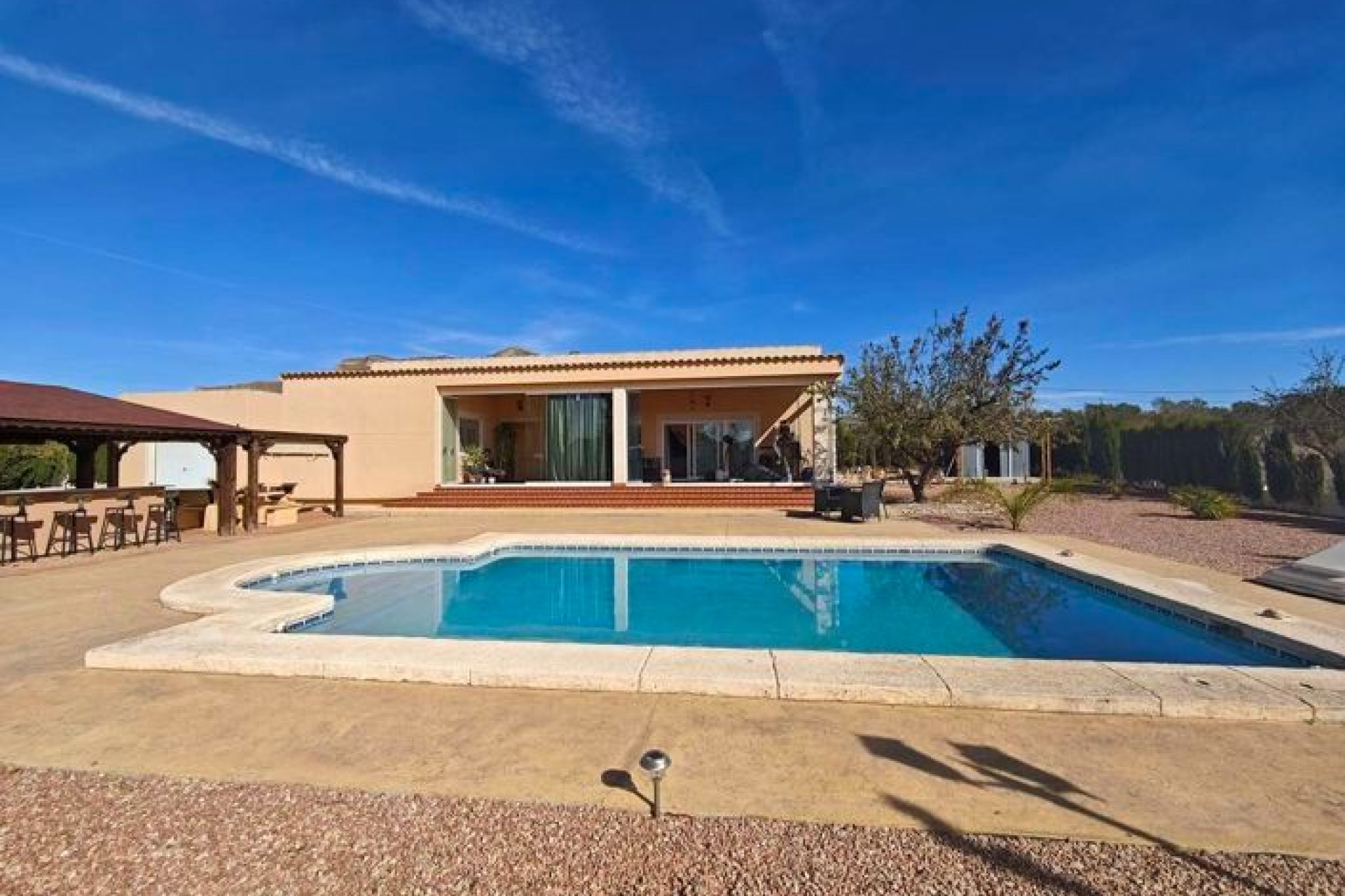 Resale - Villa - Sax