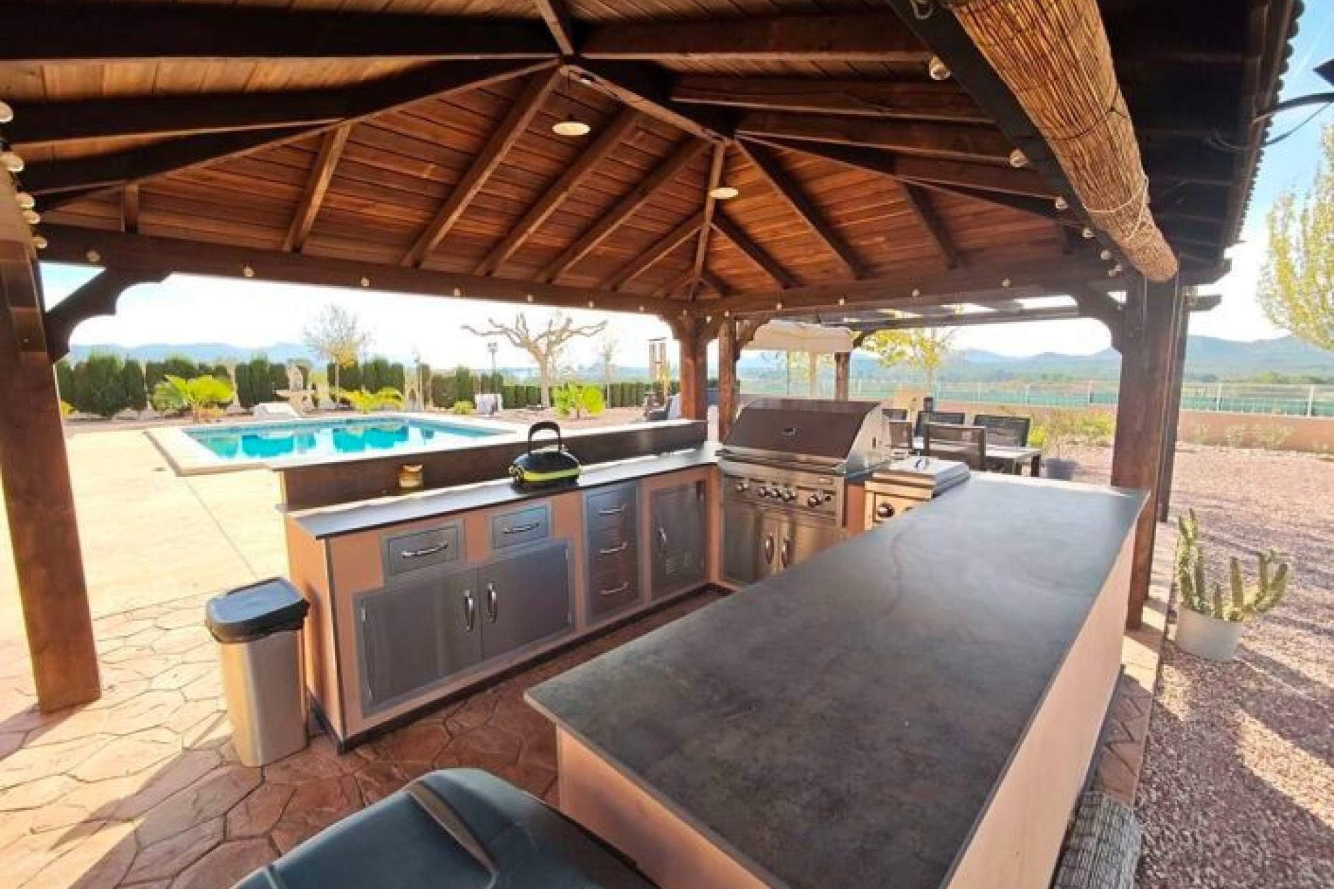 Resale - Villa - Sax