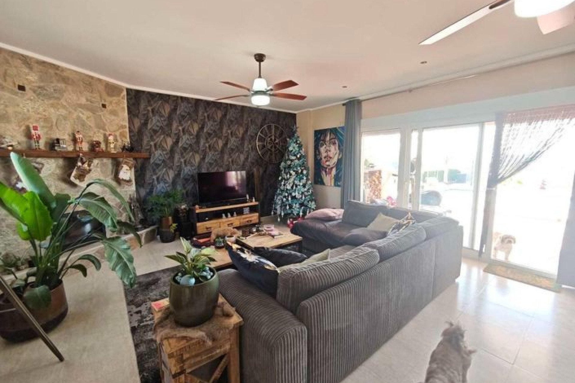 Resale - Villa - Sax