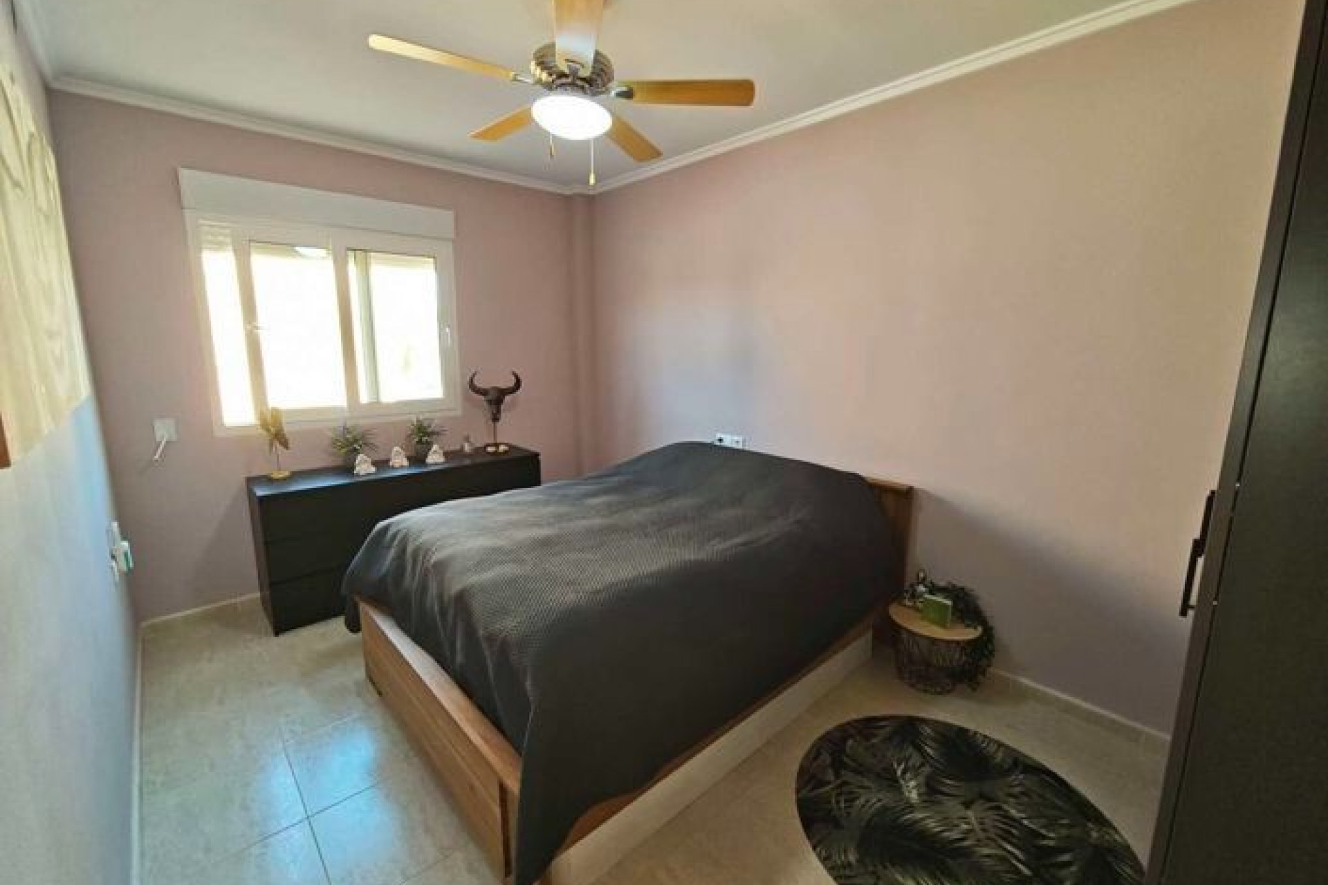 Resale - Villa - Sax