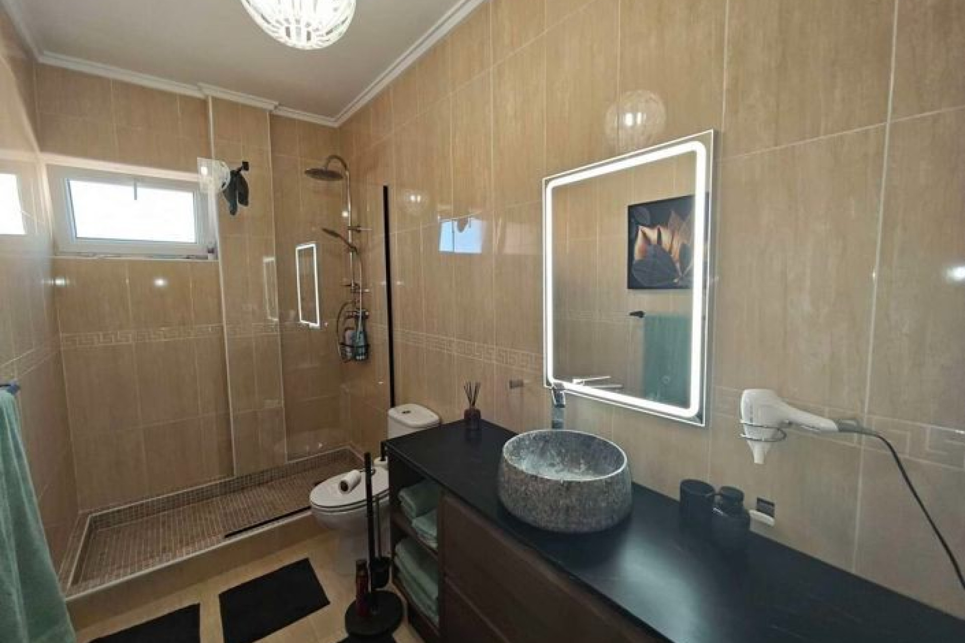 Resale - Villa - Sax