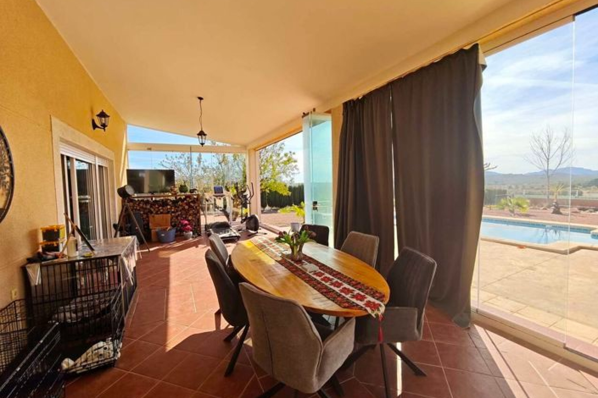 Resale - Villa - Sax