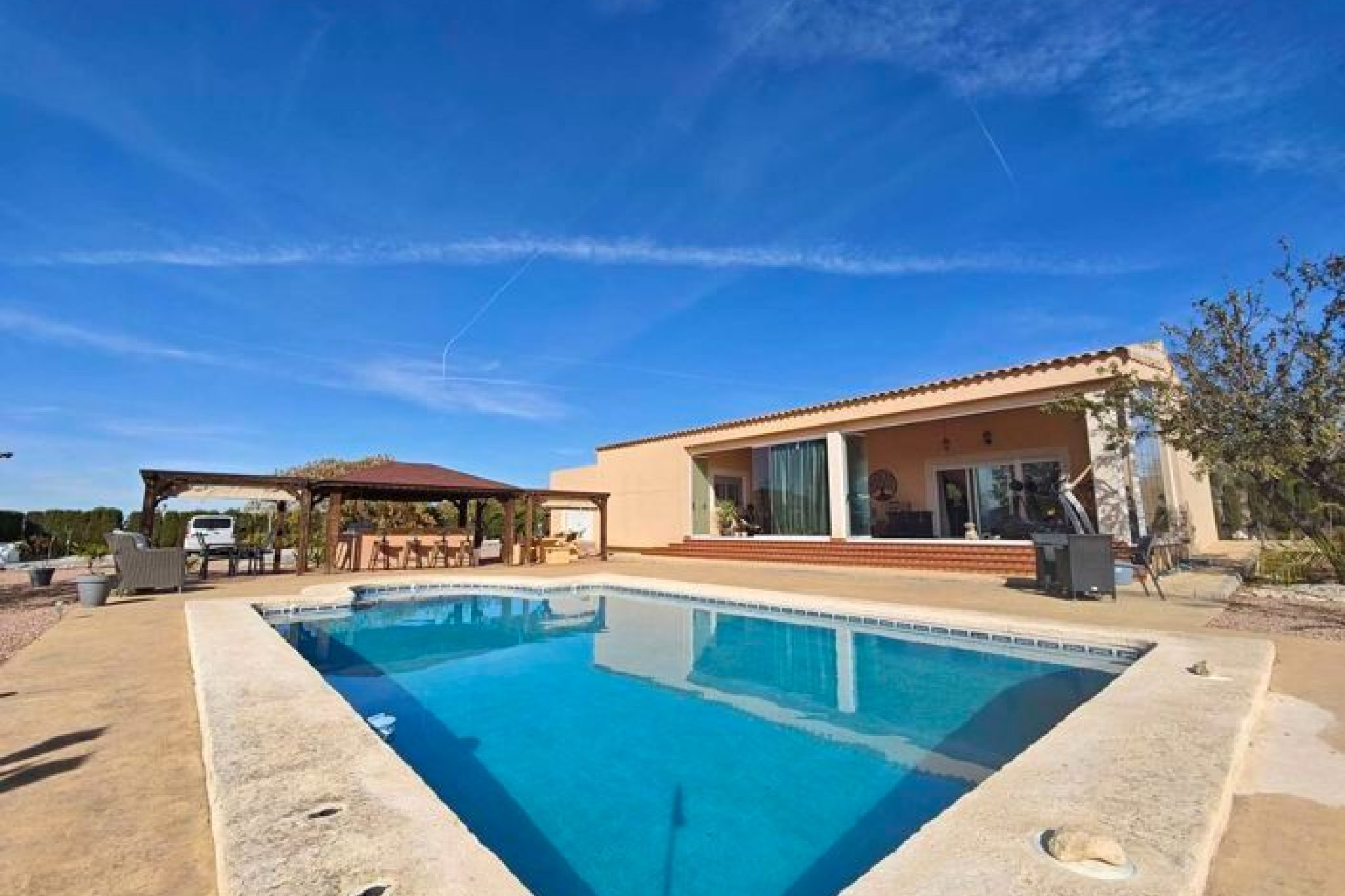 Resale - Villa - Sax