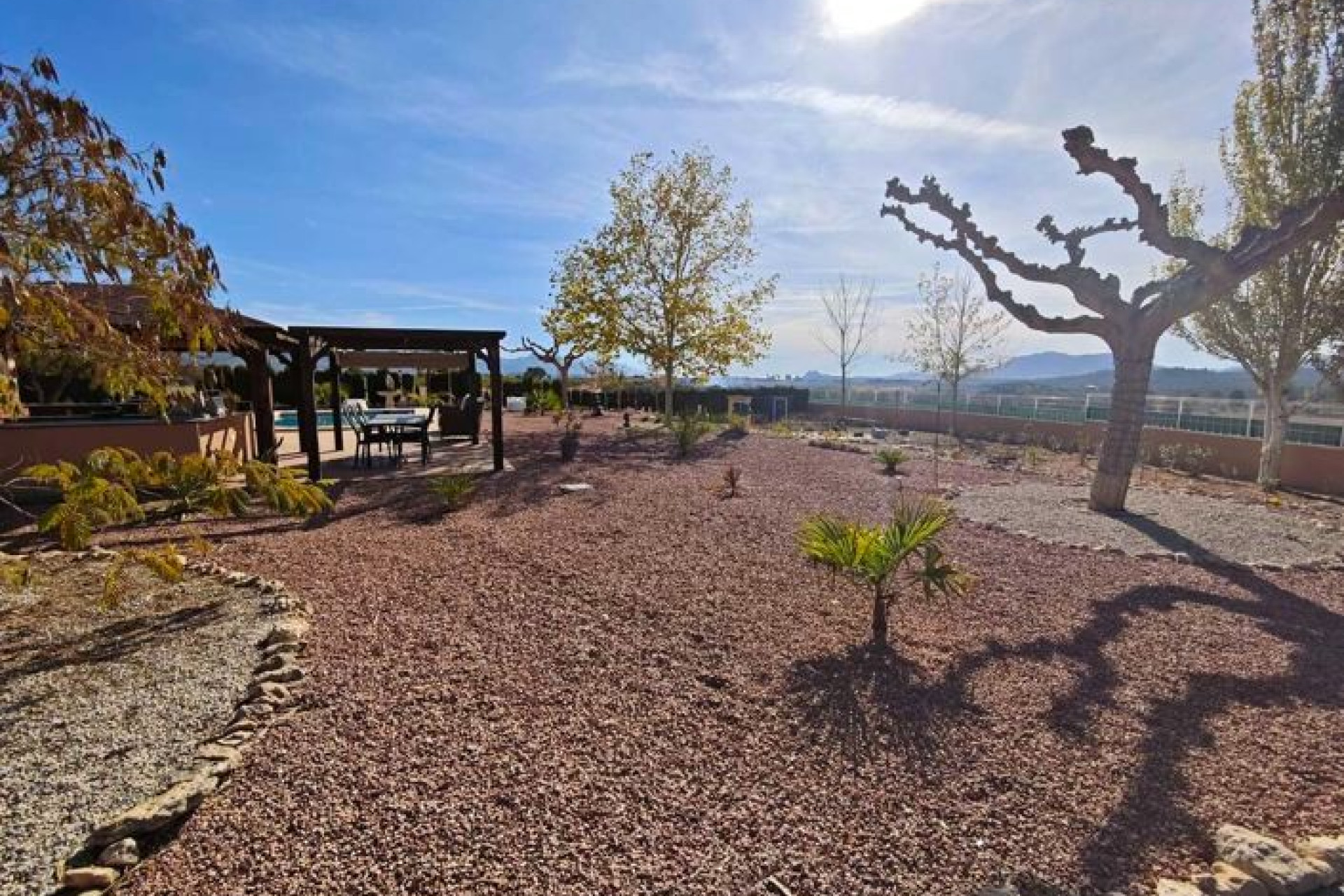 Resale - Villa - Sax