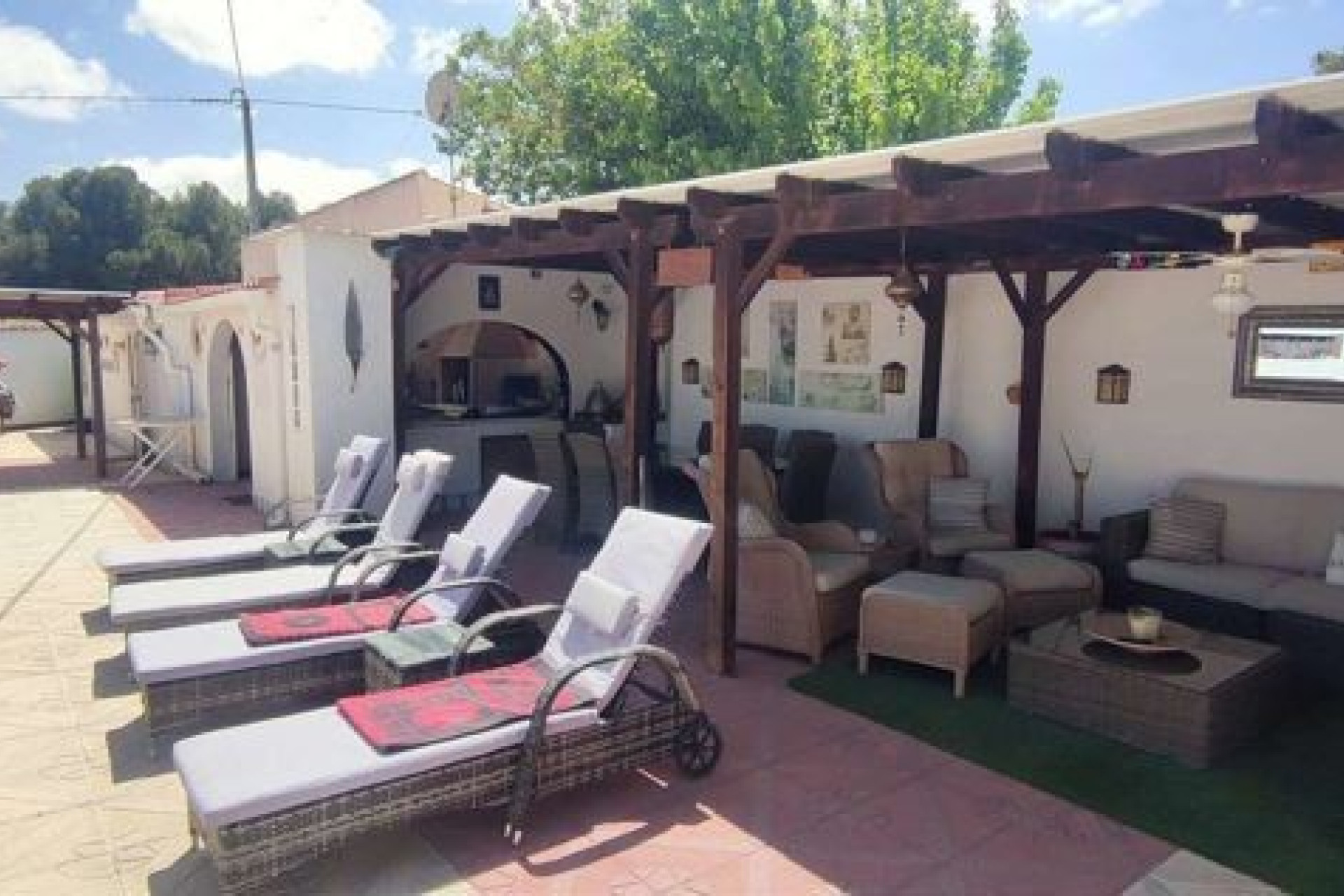 Resale - Villa - Sax