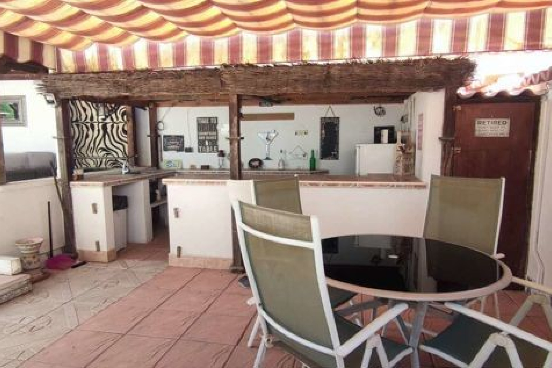 Resale - Villa - Sax