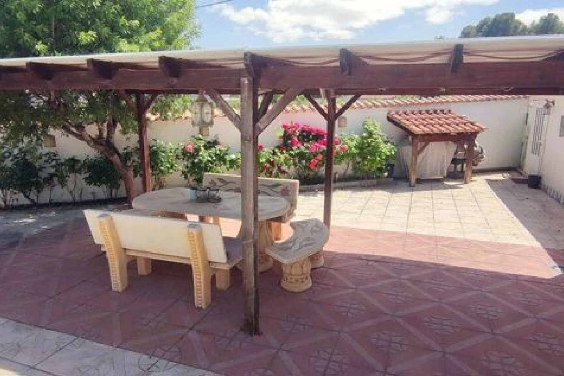 Resale - Villa - Sax