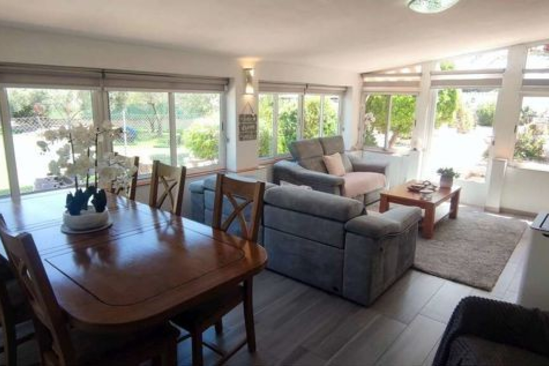 Resale - Villa - Sax