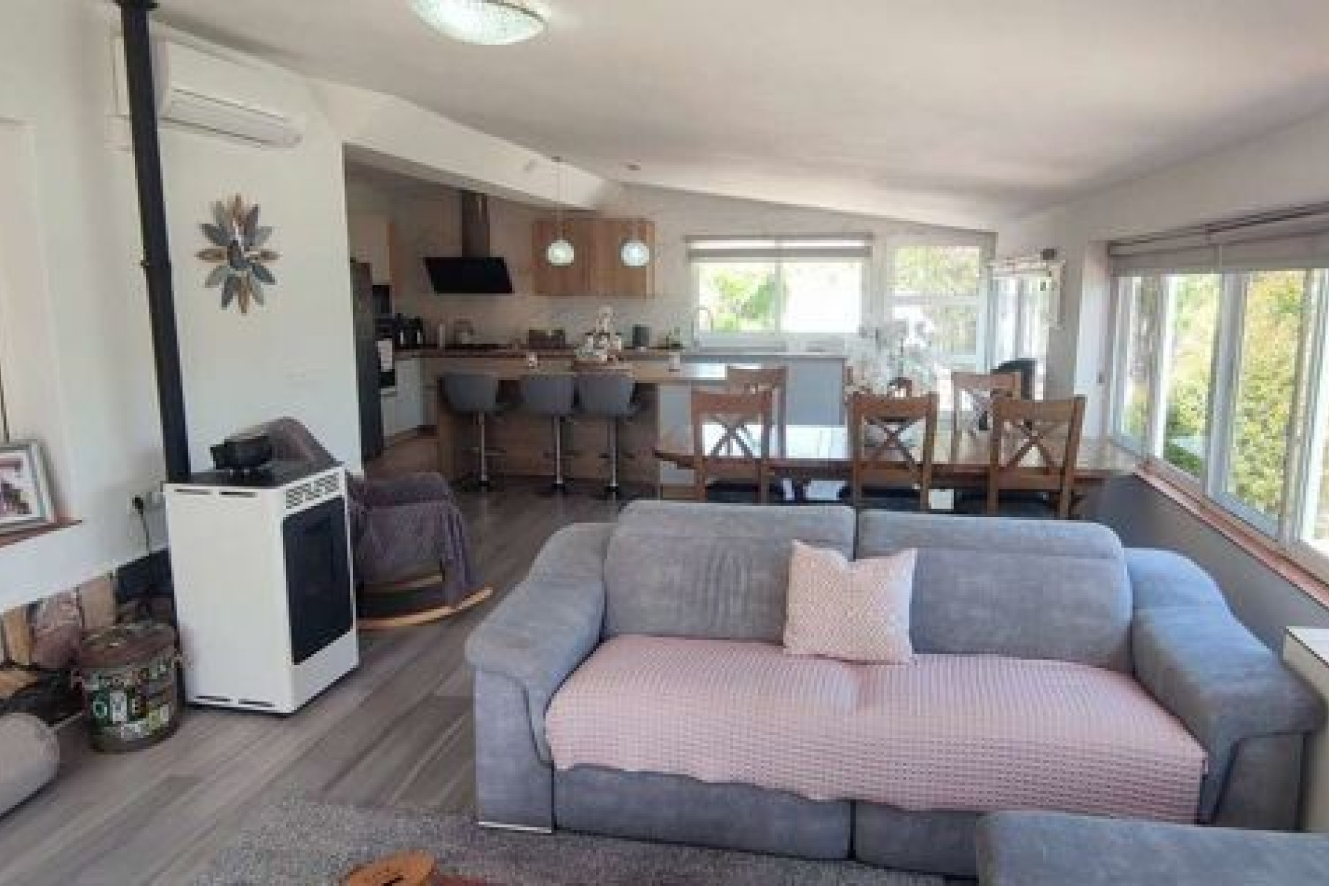 Resale - Villa - Sax