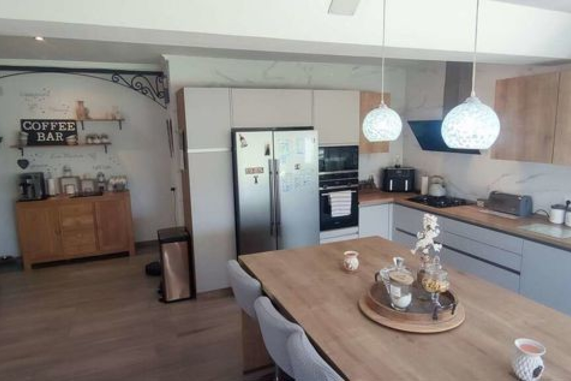 Resale - Villa - Sax