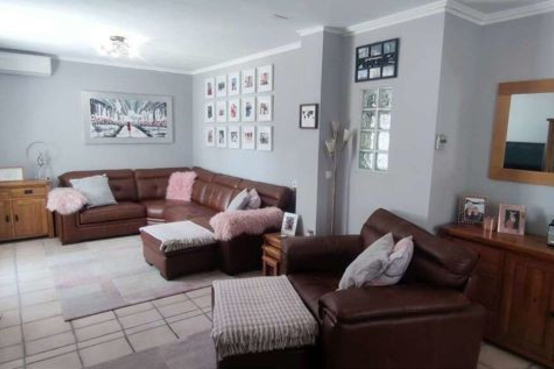 Resale - Villa - Sax