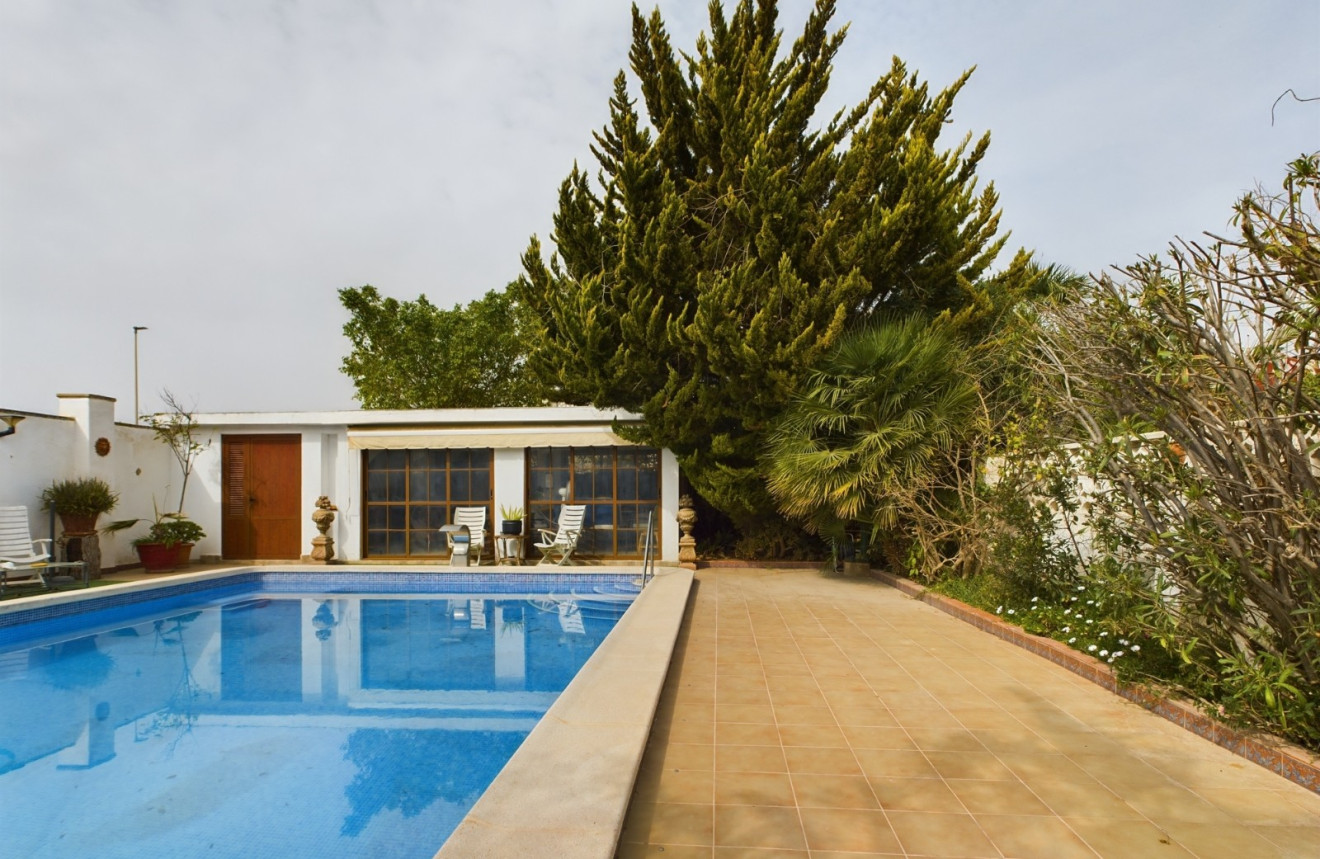 Villa in Los Alcazares - view 1