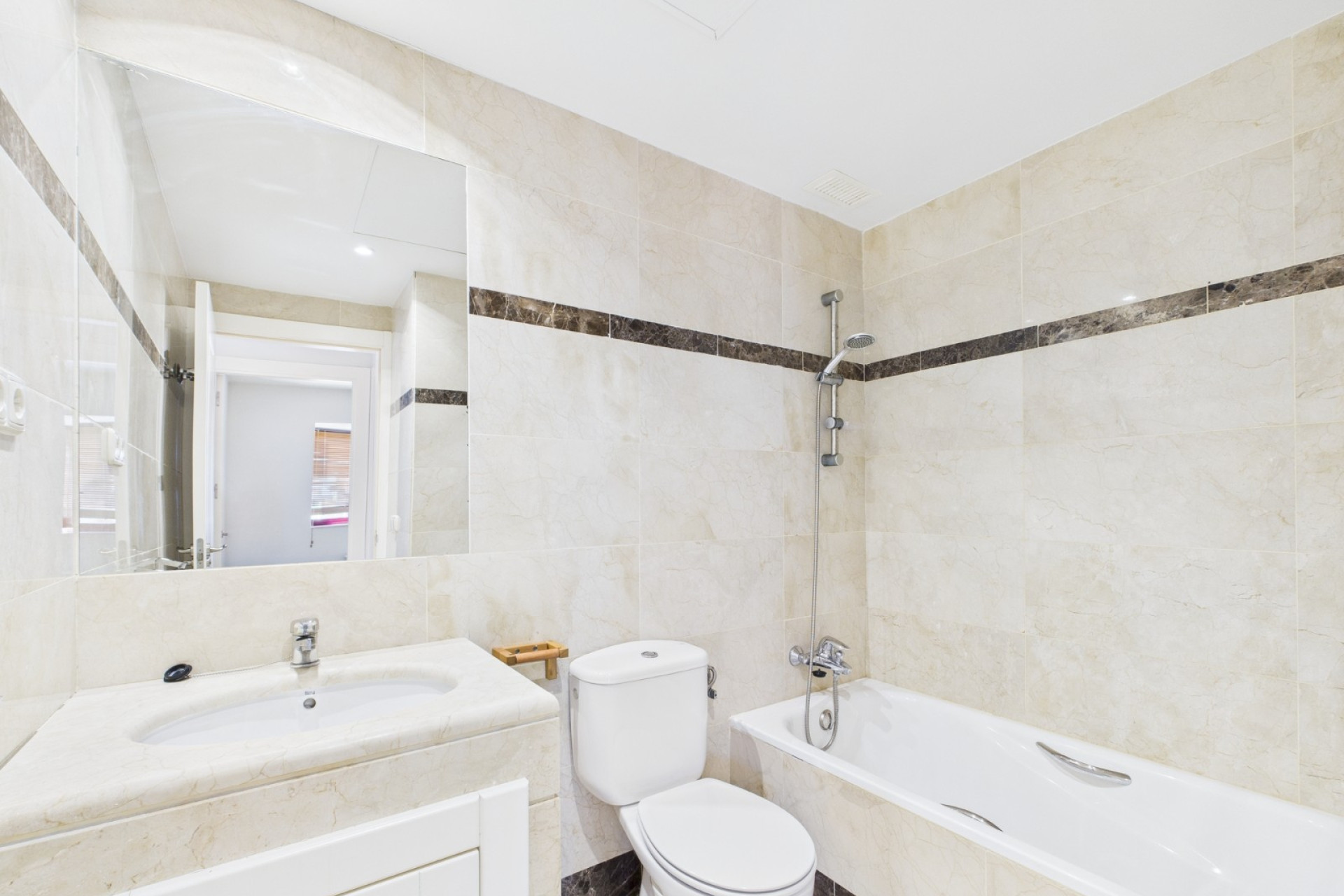 Wiederverkauf - Apartment - 