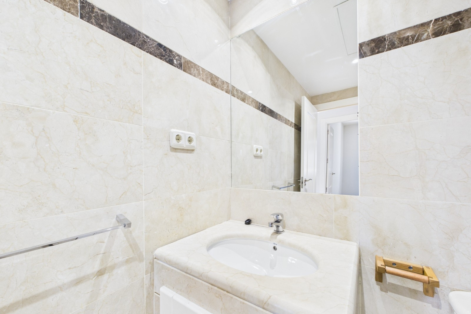 Wiederverkauf - Apartment - 