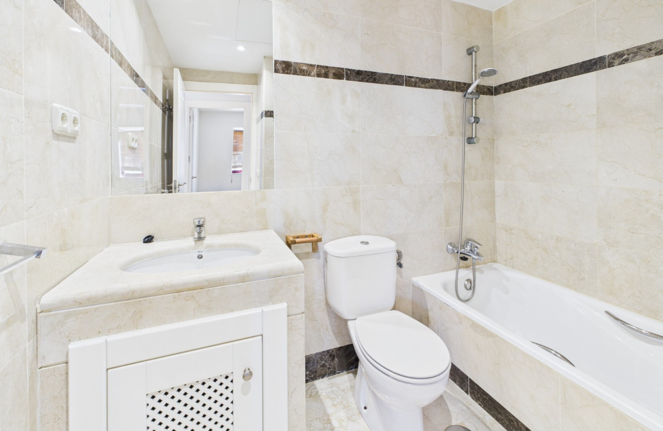 Wiederverkauf - Apartment - 