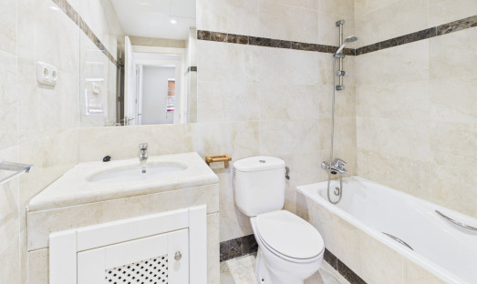 Wiederverkauf - Apartment - 