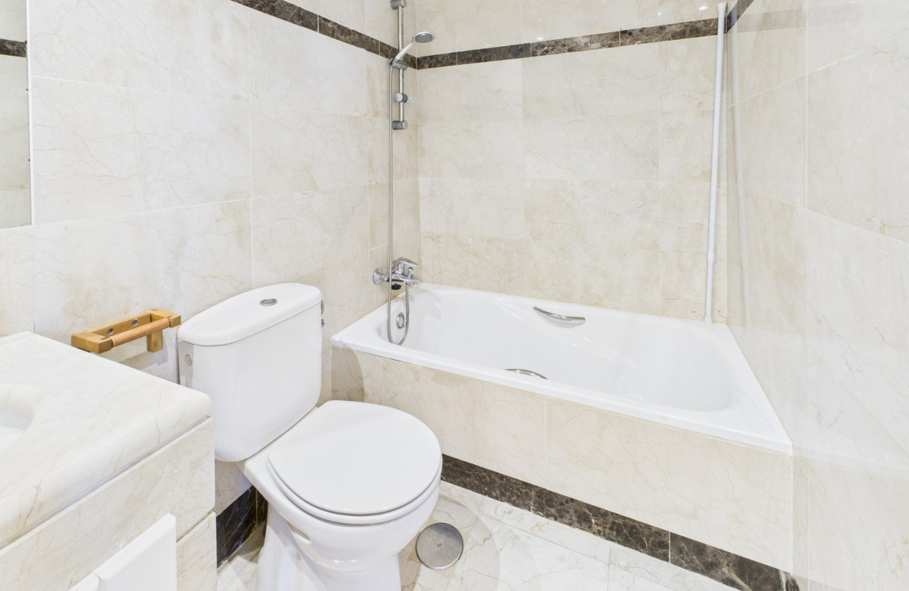 Wiederverkauf - Apartment - 