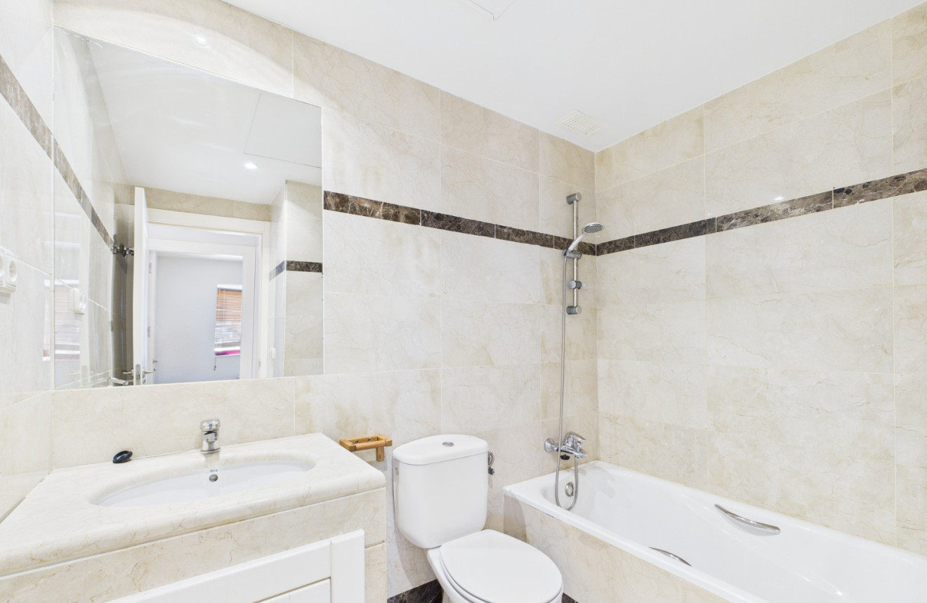 Wiederverkauf - Apartment - 