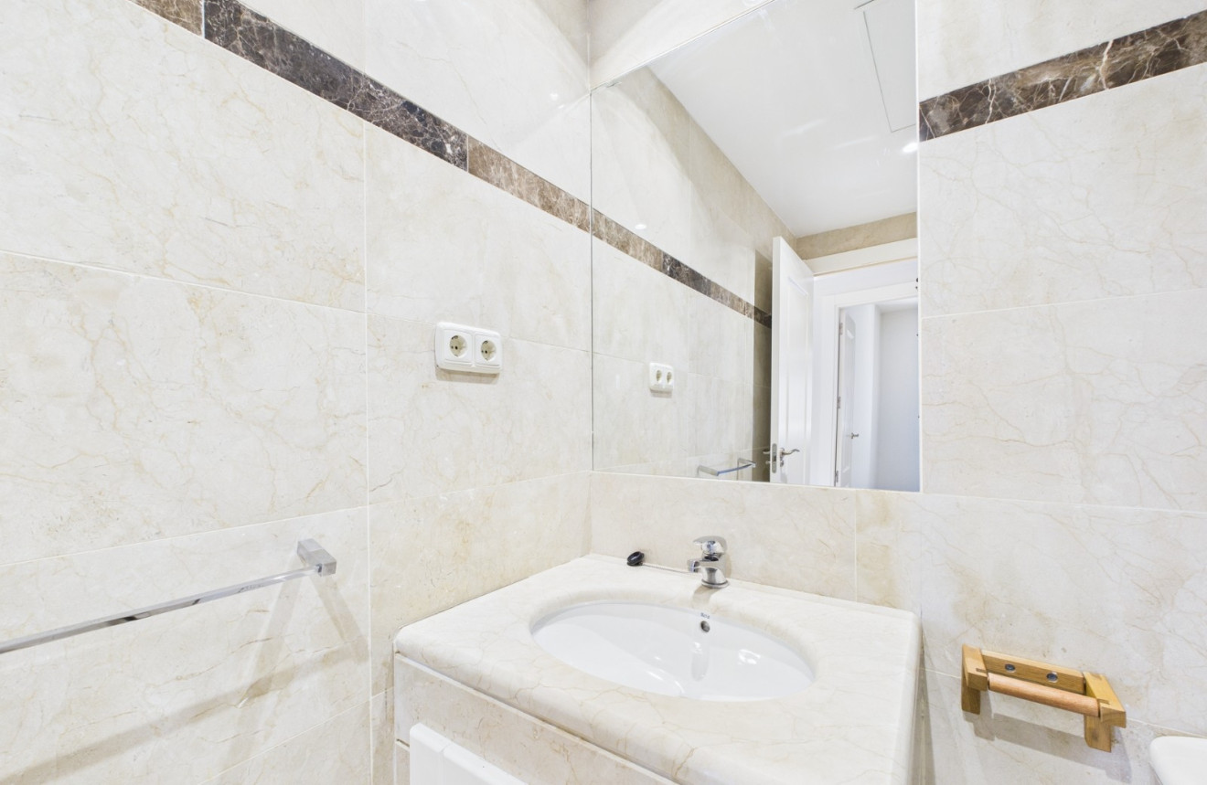 Wiederverkauf - Apartment - 