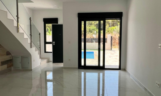 Neue Gebäude - Villa / Doppelhaushälfte - Polop