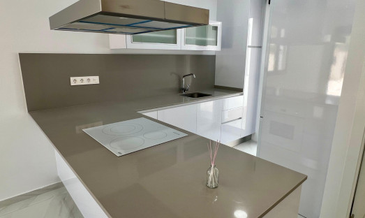 Neue Gebäude - Villa / Doppelhaushälfte - Polop