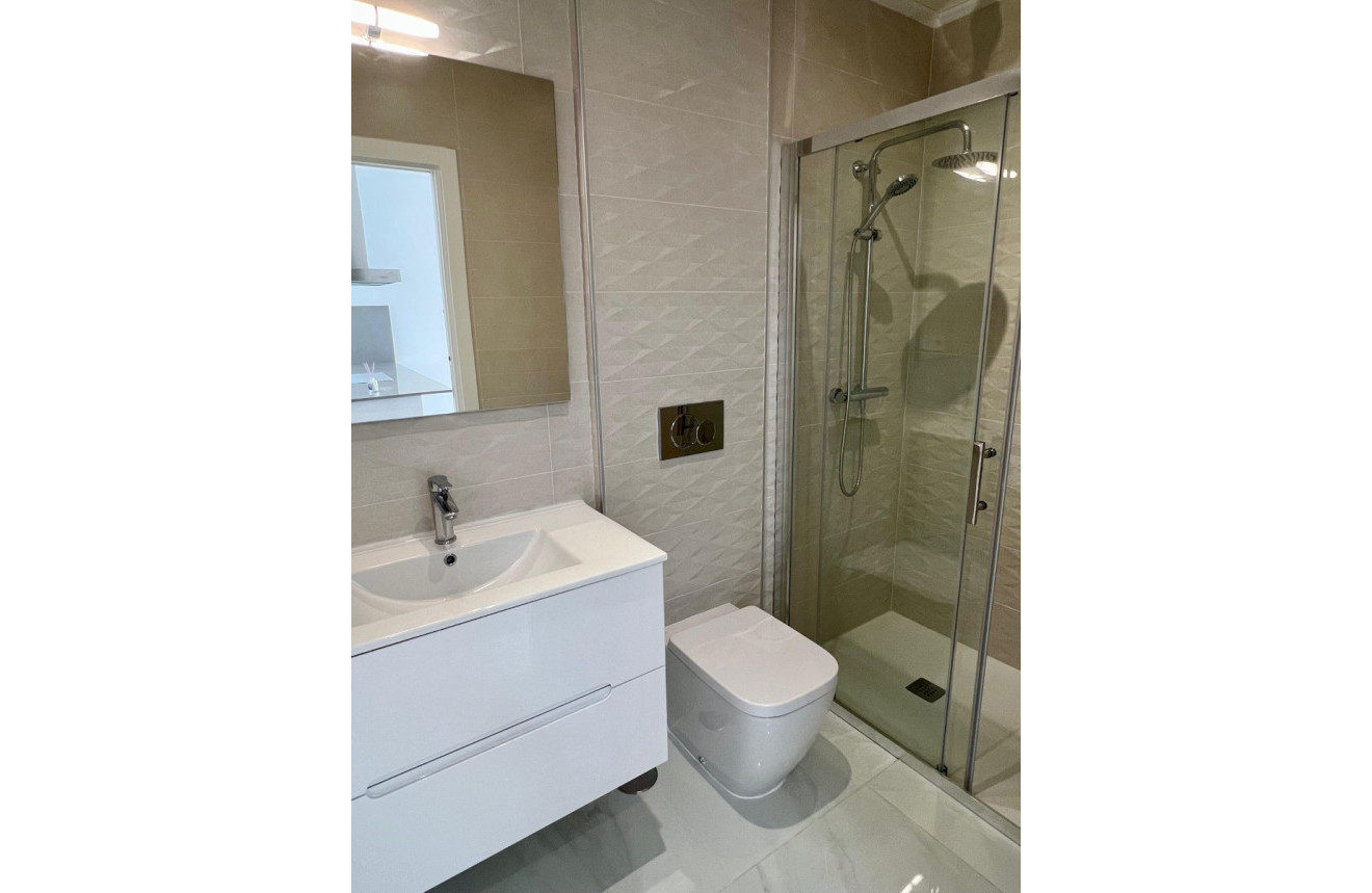 Neue Gebäude - Villa / Doppelhaushälfte - Polop