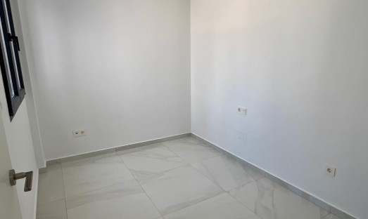 Neue Gebäude - Villa / Doppelhaushälfte - Polop