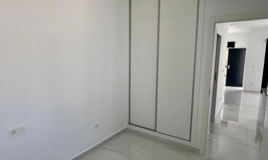 Neue Gebäude - Villa / Doppelhaushälfte - Polop