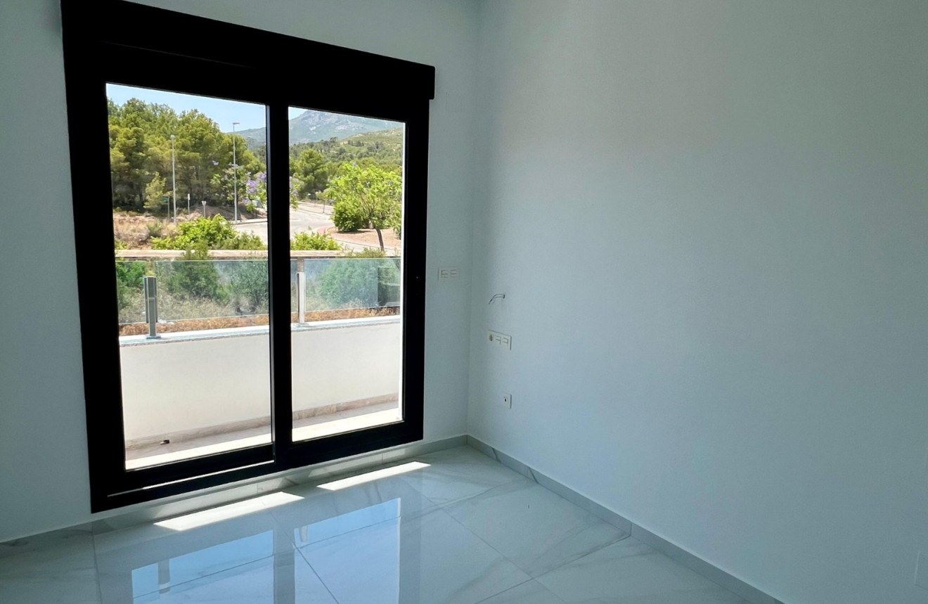 Neue Gebäude - Villa / Doppelhaushälfte - Polop