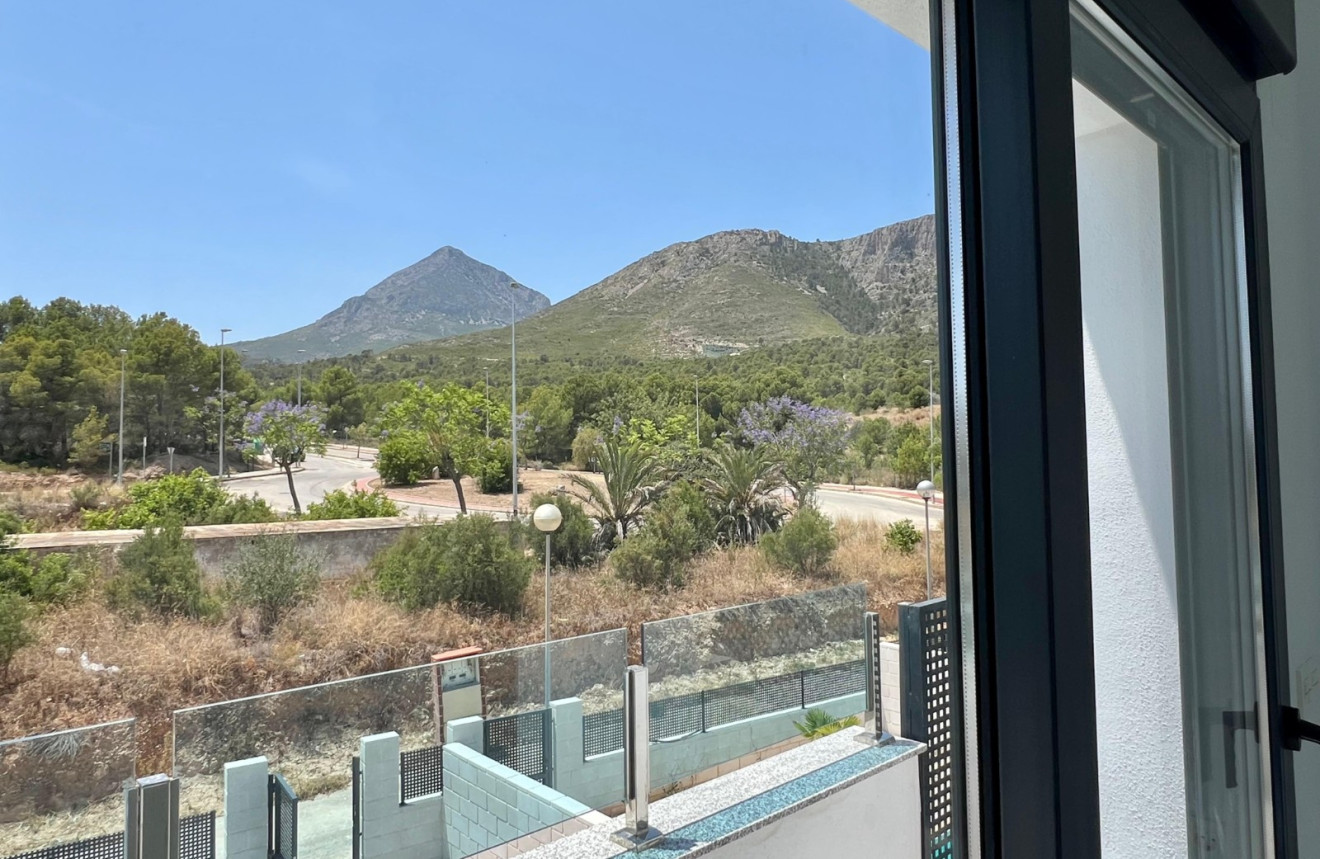 Neue Gebäude - Villa / Doppelhaushälfte - Polop