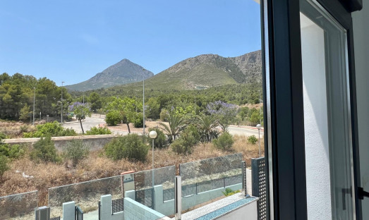 Neue Gebäude - Villa / Doppelhaushälfte - Polop