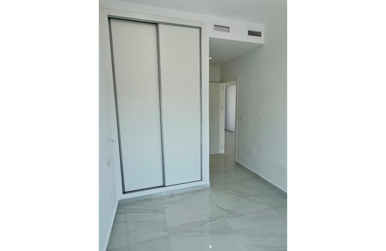 Neue Gebäude - Villa / Doppelhaushälfte - Polop