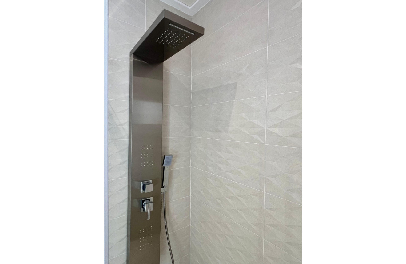 Neue Gebäude - Villa / Doppelhaushälfte - Polop