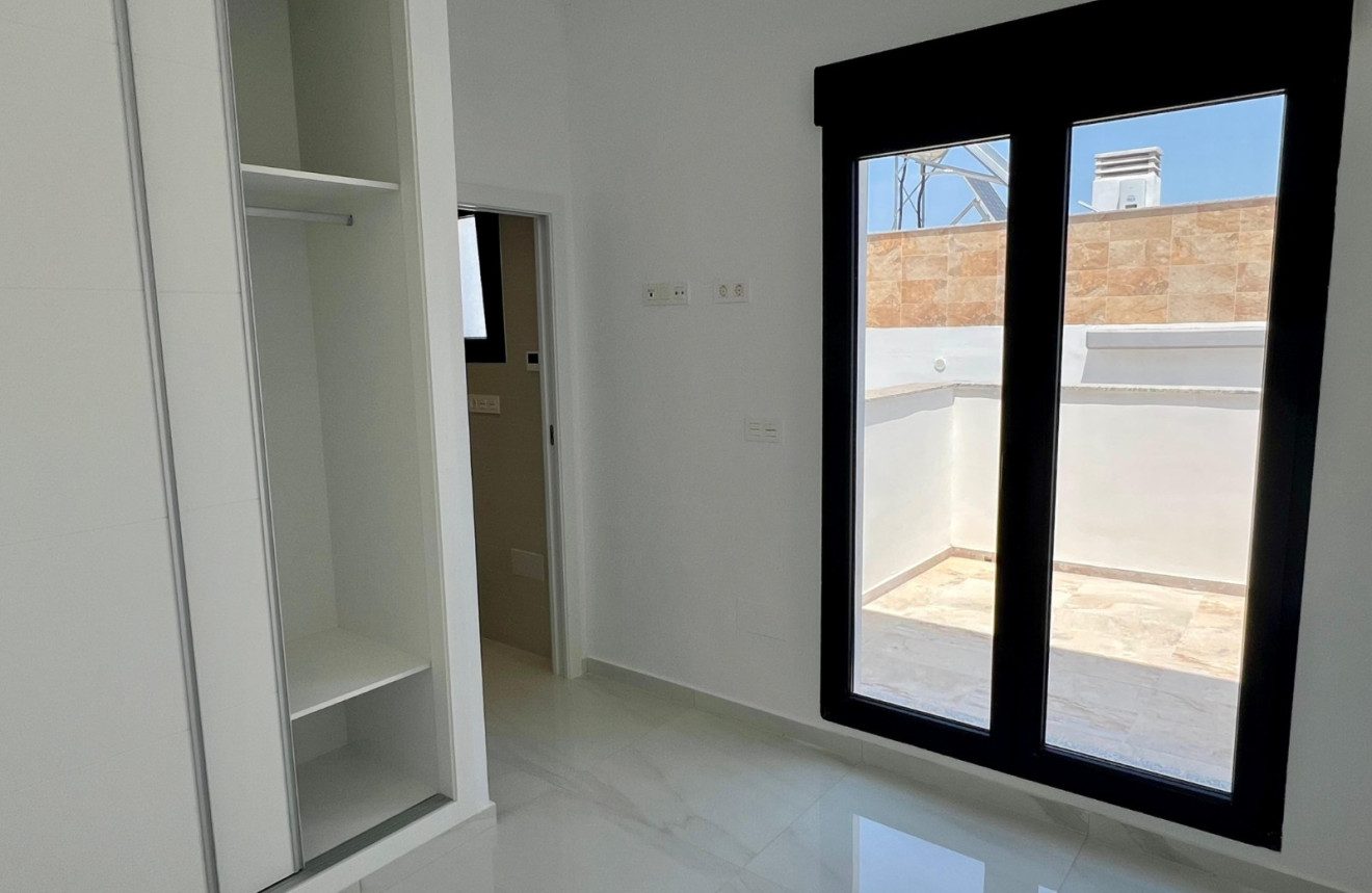 Neue Gebäude - Villa / Doppelhaushälfte - Polop