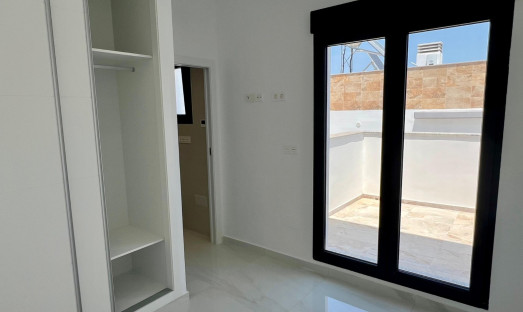 Neue Gebäude - Villa / Doppelhaushälfte - Polop