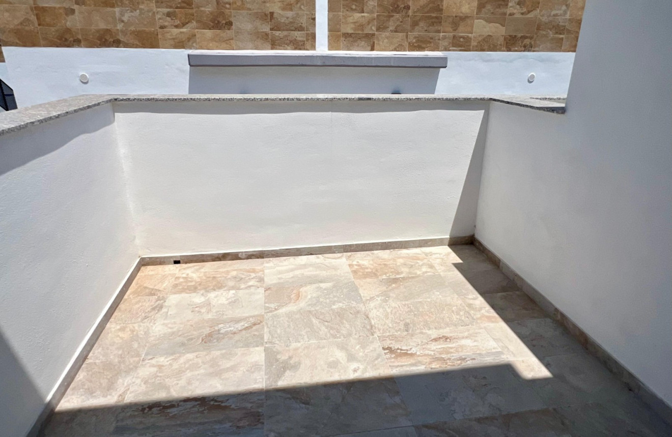 Neue Gebäude - Villa / Doppelhaushälfte - Polop