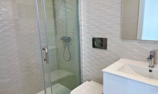 Neue Gebäude - Villa / Doppelhaushälfte - Polop